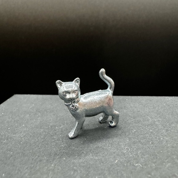 Vintage Monopoly Dollhouse Miniature Cat Replacement Piece - Picture 1 of 11